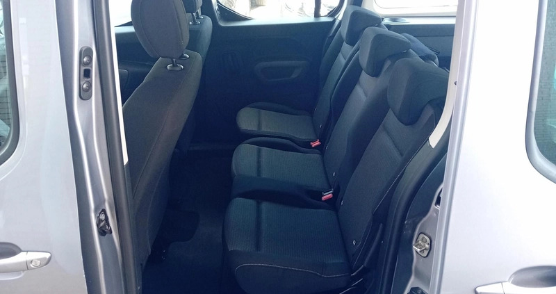 Toyota Proace City Verso cena 84900 przebieg: 46996, rok produkcji 2020 z Międzylesie małe 154
